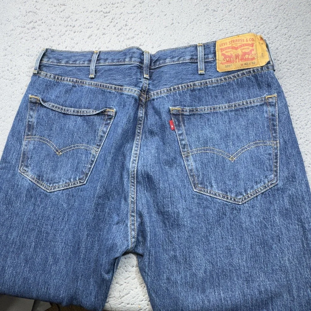 Levis 501 Jeans Mens 42x30 Blue Straight Denim Button Fly Cotton Classic Fit